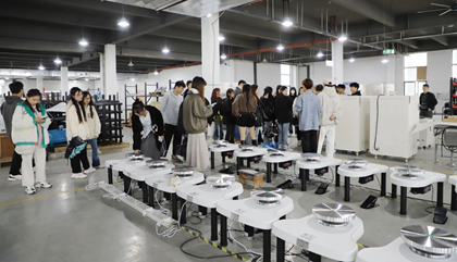 陶瓷創(chuàng  )作者組團看百陶會(huì )：身臨“企”境，眼見(jiàn)為實(shí)！